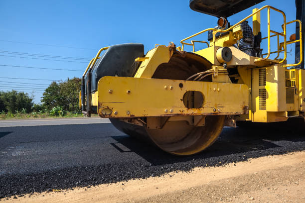 Best Driveway Paving Contractor  in Fort Pierre, SD